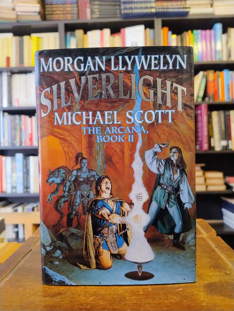Silverlighit - Morgan Llywelyn · Michael Scott